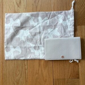 Dagne Dover accordion travel wallet